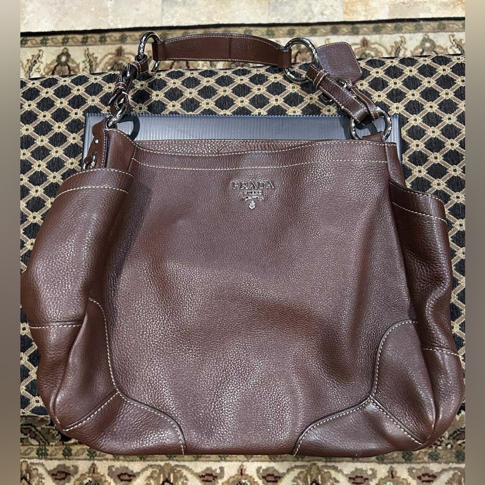 New in Box PRADA Vitello Daino Side Pocket Hobo Bruciato - Picture 3 of 5